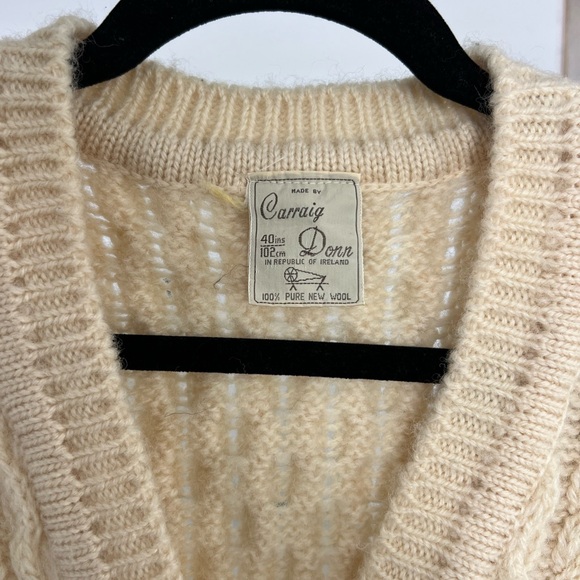 Vintage Women’s CARRIAG DONN 100% Pure Wool Ireland Cream* Vest - Picture 3 of 6